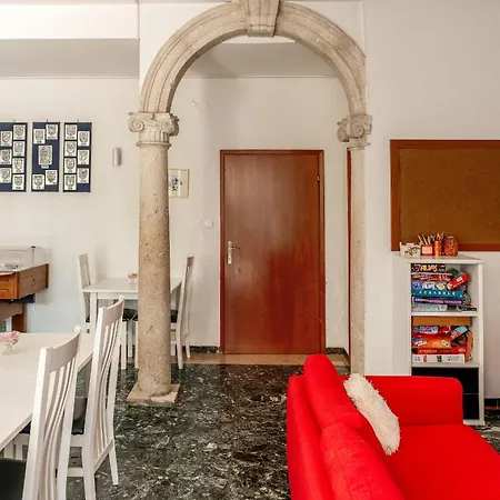 The Old Town Hostel-villa Gradac *